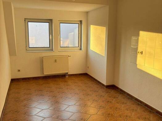 Wohnung zur Miete 300 € 3 Zimmer 72 m² 4 Geschosse frei ab sofort Lutherstraße 49 Südstadt Görlitz 02826