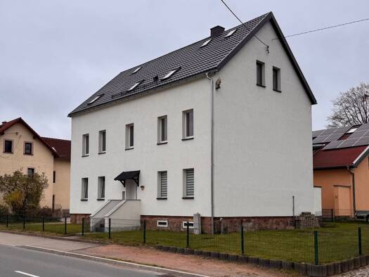 Mehrfamilienhaus zum Kauf 185.000 € 12 Zimmer 214,8 m² 357 m² Grundstück frei ab sofort Hauptstraße 40 Altmittweida 09648