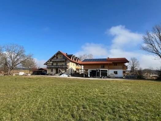 Mehrfamilienhaus zum Kauf 8 Zimmer 287 m² 798 m² Grundstück Grabenstätt 83355