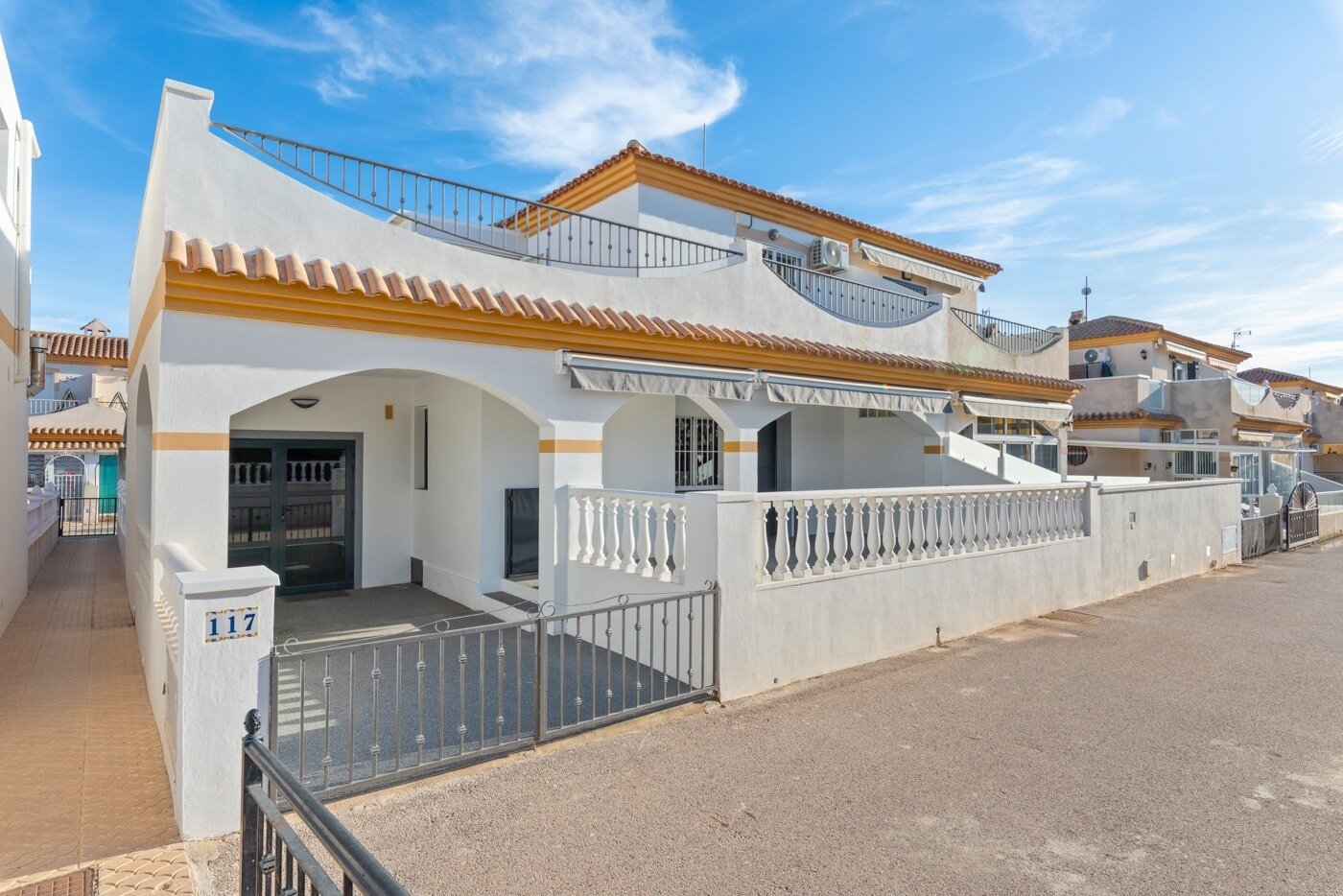 Villa zum Kauf 235.000 € 3 Zimmer 83 m²<br/>Wohnfläche Orihuela Costa 03189