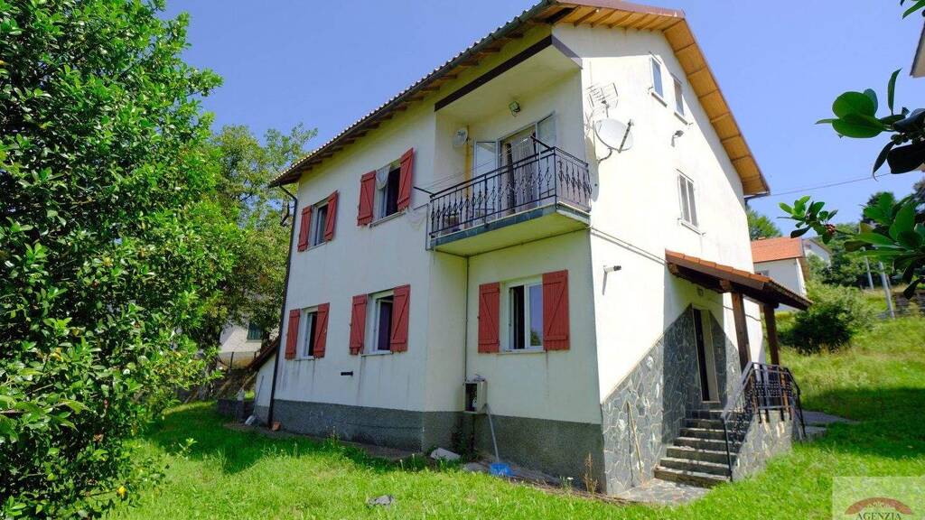 Haus zum Kauf 98.000 € 4 Zimmer 420 m² Grundstück frei ab sofort Vara Superiore 17048