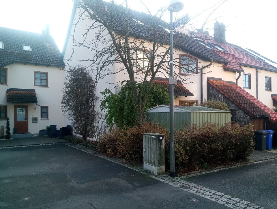 Reihenendhaus zum Kauf 615.000 € 5 Zimmer 130 m²<br/>Wohnfläche 180 m²<br/>Grundstück ab sofort<br/>Verfügbarkeit Kriegenbrunn Erlangen 91056