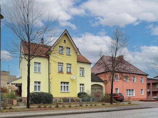 Mehrfamilienhaus zum Kauf 370.000 € 10 Zimmer 254 m² 1.310 m² Grundstück Treuenbrietzen 14929