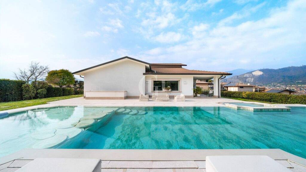 Villa zum Kauf 20 Zimmer 400 m² 2.200 m² Grundstück Paratico 25030