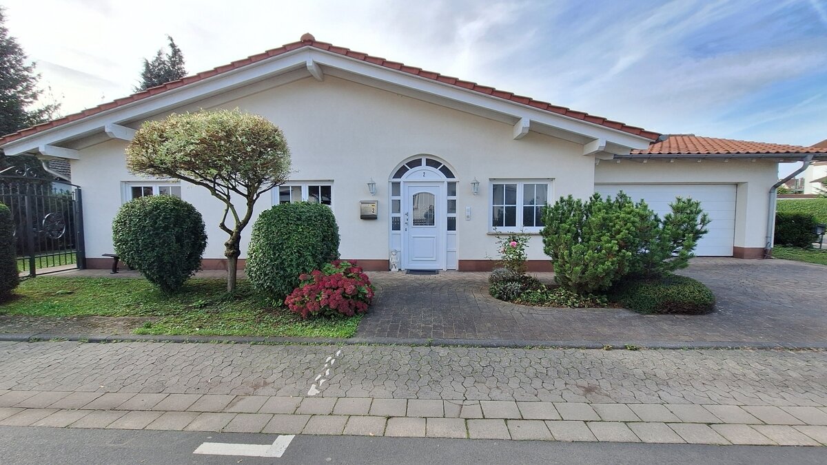 Bungalow zur Miete 2.200 € 4 Zimmer 129 m²<br/>Wohnfläche 505 m²<br/>Grundstück Bad Nauheim - Kernstadt Bad Nauheim 61231