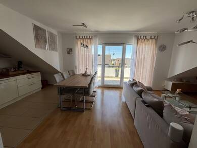 Wohnung zur Miete 647 € 3,5 Zimmer 64 m² Dachgeschoss frei ab 01.07.2025 Claudiastr. 37 Bruch Dinslaken 46537