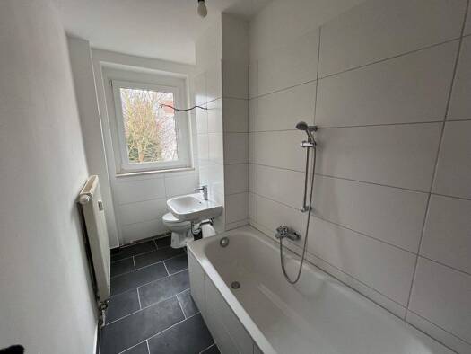 Wohnung zur Miete 649 € 7 Zimmer 114 m² 2. Geschoss frei ab sofort Dr. Wilhelm Külz Str. 15-27 Marienthal Zwickau 08060