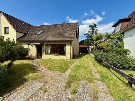 Doppelhaushälfte zum Kauf 325.000 € 5,5 Zimmer 136,9 m² 1.708 m² Grundstück frei ab 01.12.2025 Fettberg 7 Kronsburg Kiel 24145