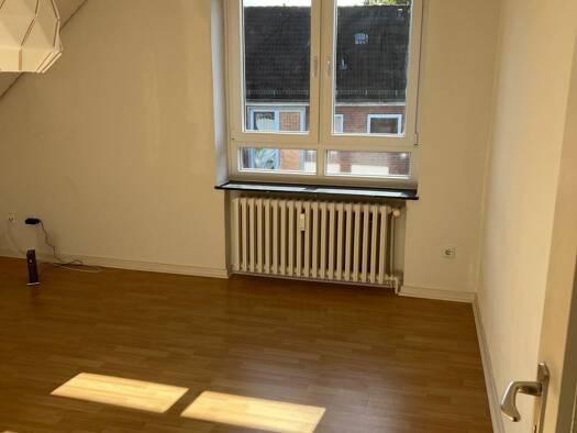 Wohnung zur Miete 450 € 2,5 Zimmer 47 m² Dachgeschoss frei ab 01.11.2025 Schönberger Straße 101-103 Wellingdorf Kiel 24148