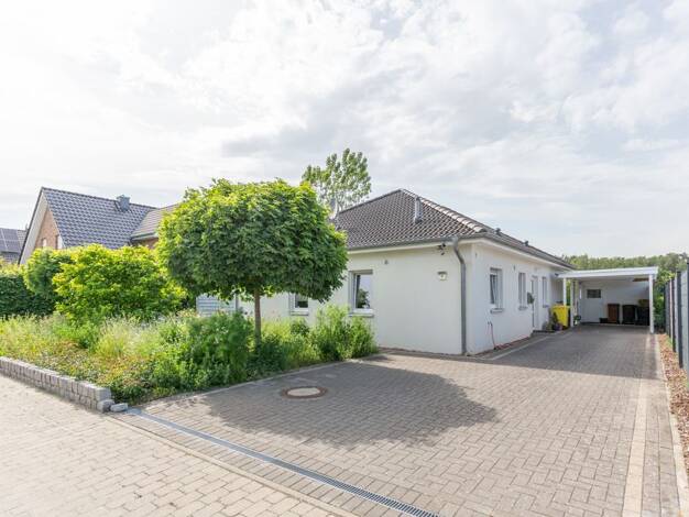 Bungalow zum Kauf 390.000 € 4 Zimmer 106 m² 599 m² Grundstück Fahrenhorst Stuhr 28816