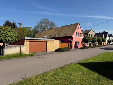 Haus zum Kauf 220.000 € 12 Zimmer 225 m² 2.085 m² Grundstück Breite Straße 1 Wölkau Schönwölkau 04509