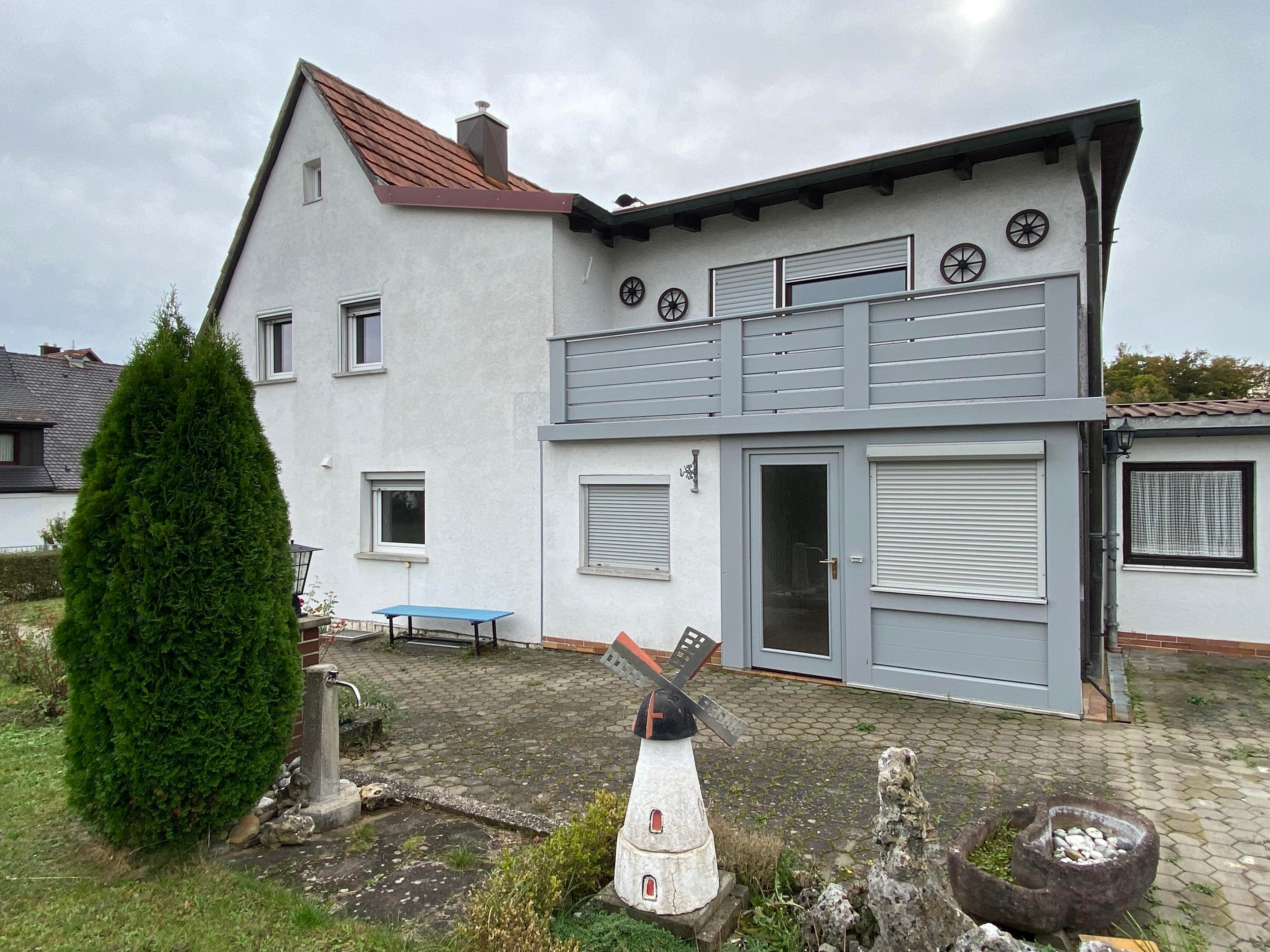 Doppelhaushälfte zum Kauf 250.000 € 4 Zimmer 108 m²<br/>Wohnfläche 205 m²<br/>Grundstück Treuchtlingen Treuchtlingen 91757