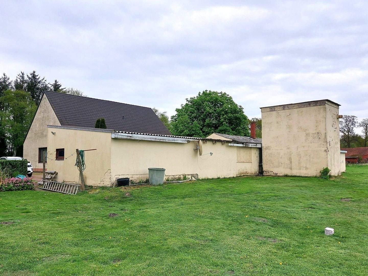 Immobilie in Grasberg - Wohnhaus & Werkstatt in schöner Außenbereichslage - Bild 4