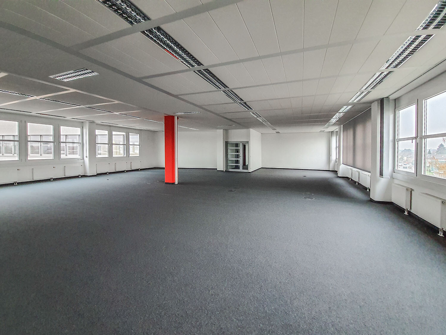 Bürofläche zur Miete provisionsfrei 7,90 € 328 m²<br/>Bürofläche ab 117 m²<br/>Teilbarkeit Tiefenbroich Ratingen 40880