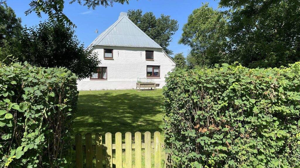 Einfamilienhaus zum Kauf provisionsfrei 398.000 € 7 Zimmer 222 m² 1.399 m² Grundstück Horst 11 Hennstedt 25779
