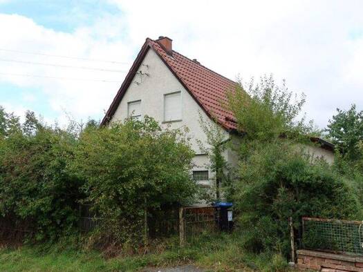 Einfamilienhaus zum Kauf provisionsfrei 30.000 € 4 Zimmer 115 m² 517 m² Grundstück Neuhäuser Str. 8 Lindenberg Neuhaus-Schierschnitz 96524