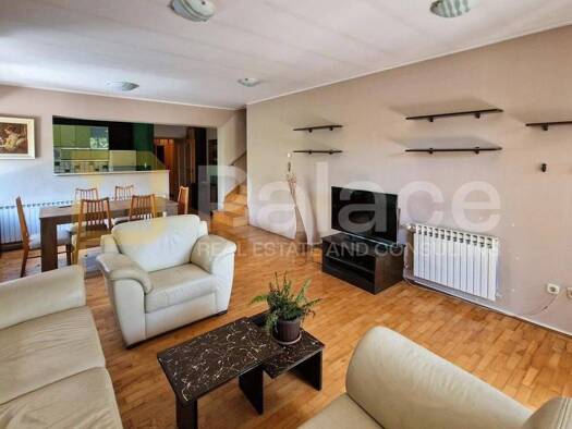 Haus zum Kauf 555.000 € 11 Zimmer 373 m² Sesvete