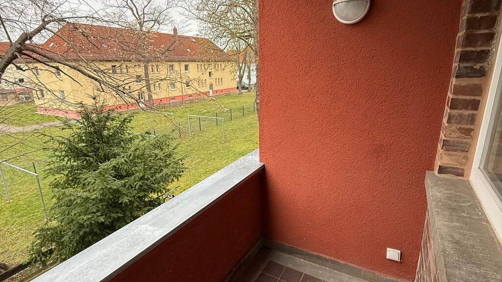 Wohnung zur Miete 519 € 3 Zimmer 53 m² 1. Geschoss frei ab sofort Goethestraße 19 Zwenkau 04442