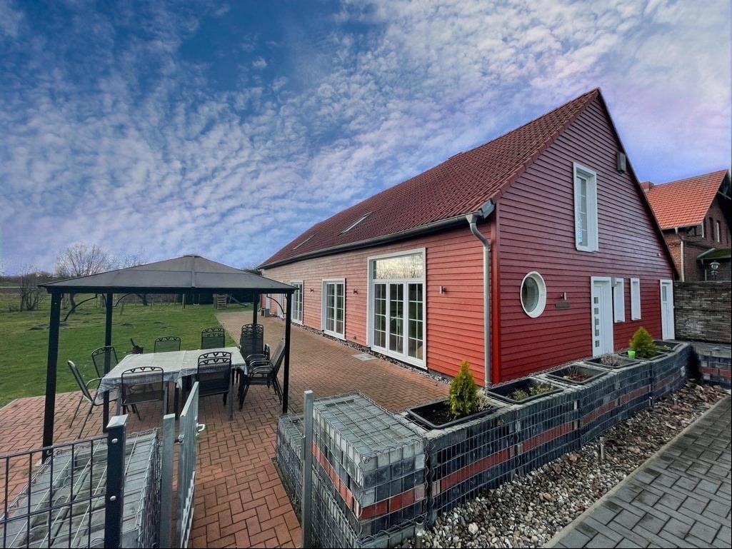 Haus zum Kauf 598.000 € 10 Zimmer 351 m²<br/>Wohnfläche 1.700 m²<br/>Grundstück Heilgeisthof Levenhagen 17498