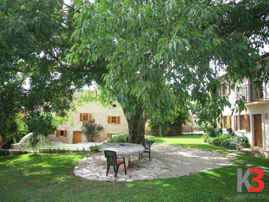 Haus zum Kauf 990.000 € 8 Zimmer 295 m² 2.300 m² Grundstück Visnjan 52463