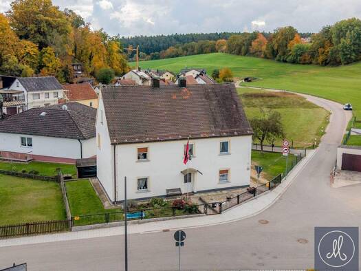 Haus zum Kauf 215.600 € 8 Zimmer 115 m² 583 m² Grundstück Steinsberg Regenstauf 93128