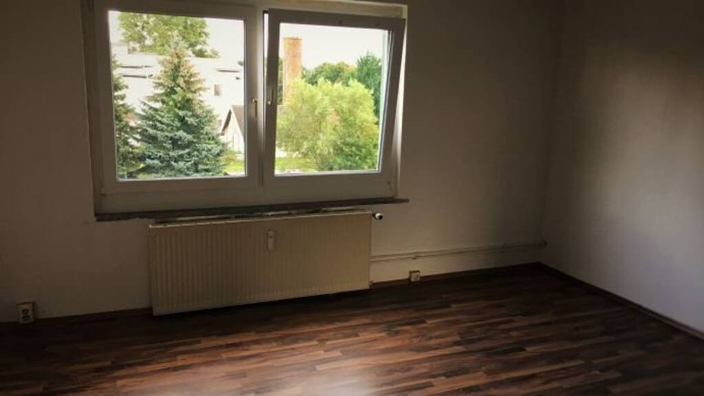 Wohnung zur Miete 387 € 4 Zimmer 75 m² 1. Geschoss frei ab sofort Friedenssiedlung 64 Klietz 39524