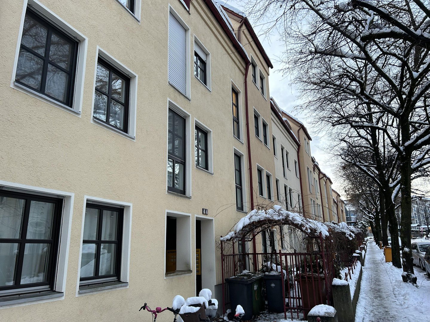 Wohnung zur Miete 1.250 € 3 Zimmer 90 m²<br/>Wohnfläche 3.<br/>Geschoss 01.02.2025<br/>Verfügbarkeit Alpenstrsse 44 Hochfeld Augsburg 86159