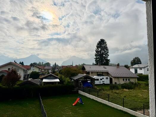 Doppelhaushälfte zur Miete 2.400 € 6 Zimmer 125 m² 270 m² Grundstück frei ab 01.12.2026 Brannenburg Brannenburg 83098