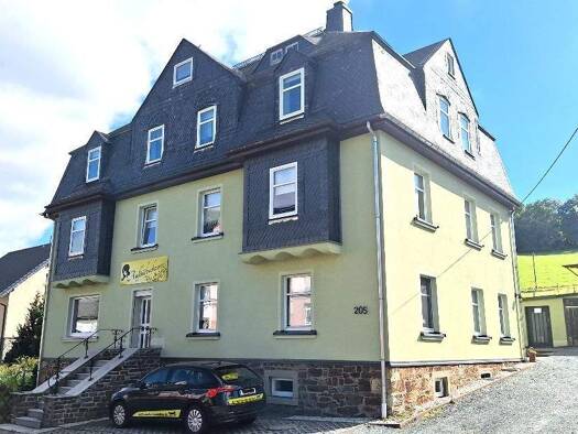 Haus zum Kauf 222.000 € 14 Zimmer 333 m² 890 m² Grundstück Gelenau 09423