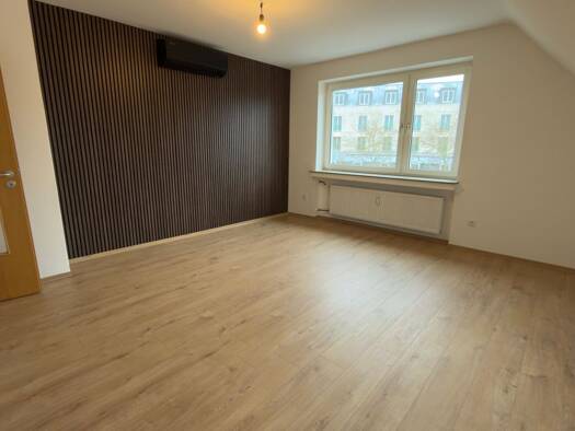 Wohnung zur Miete 800 € 3,5 Zimmer 90 m² Geschoss 2/2 frei ab 01.08.2026 Niederzwehren Kassel 34134