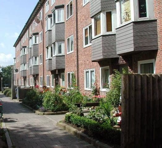 Wohnung zur Miete 391 € 1,5 Zimmer 35,9 m²<br/>Wohnfläche 3.<br/>Geschoss 05.10.2024<br/>Verfügbarkeit Probsteier Platz 17 Neumühlen - Dietrichsdorf Bezirk 2 Kiel 24149