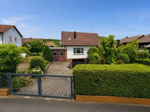 Einfamilienhaus zum Kauf 349.000 € 5 Zimmer 165 m² 795 m² Grundstück Zellingen Zellingen 97225