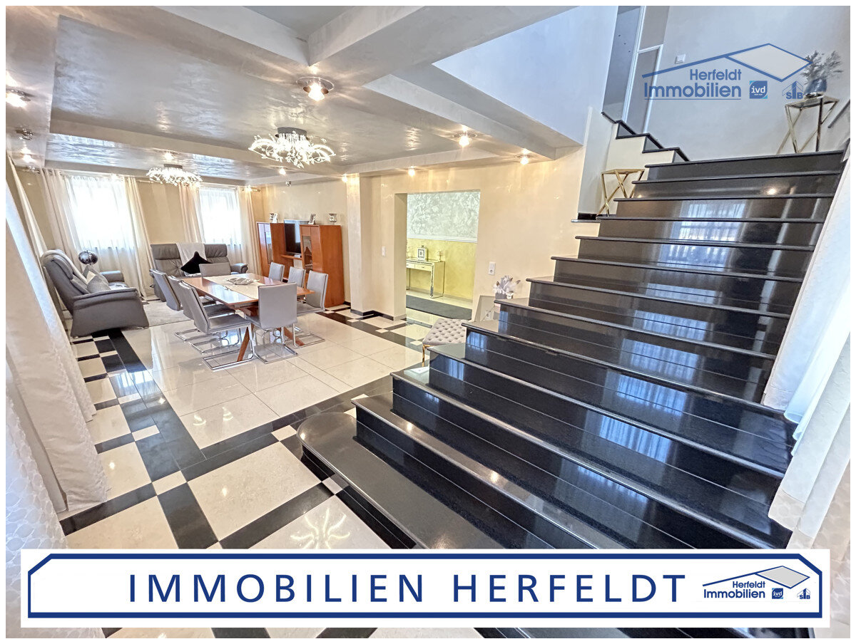 Mehrfamilienhaus zum Kauf 729.000 € 8 Zimmer 313,5 m²<br/>Wohnfläche 1.131 m²<br/>Grundstück Hiltenfingen 86856