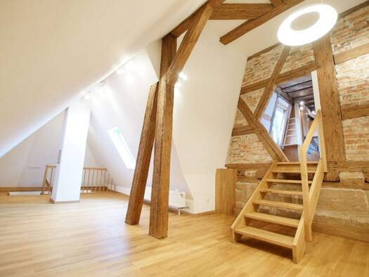 Wohnung zur Miete 1.080 € 4 Zimmer 68 m² 2. Geschoss frei ab 01.05.2026 Schloßplatz 4 Kalchreuth 90562