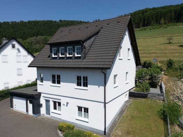 Einfamilienhaus zum Kauf 389.000 € 5 Zimmer 139,3 m² 713 m² Grundstück frei ab 01.11.2026 Huxel Schmallenberg 57392