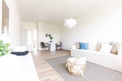 Wohnung zur Miete 259 € 3 Zimmer 69,4 m² 2. Geschoss frei ab sofort Obermylauer Weg 67 Reichenbach Reichenbach , Vogtl 08468