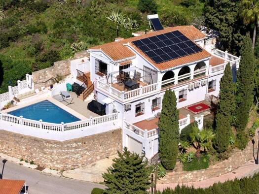 Haus zum Kauf 1.200.000 € 216 m² 527 m² Grundstück Fuengirola 29640