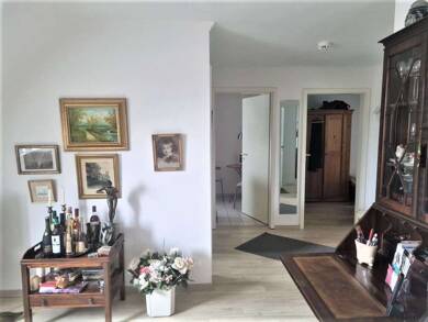 Wohnung zum Kauf 140.000 € 2,5 Zimmer 53 m² Dachgeschoss, 2. Geschoss Elmshorn 25335