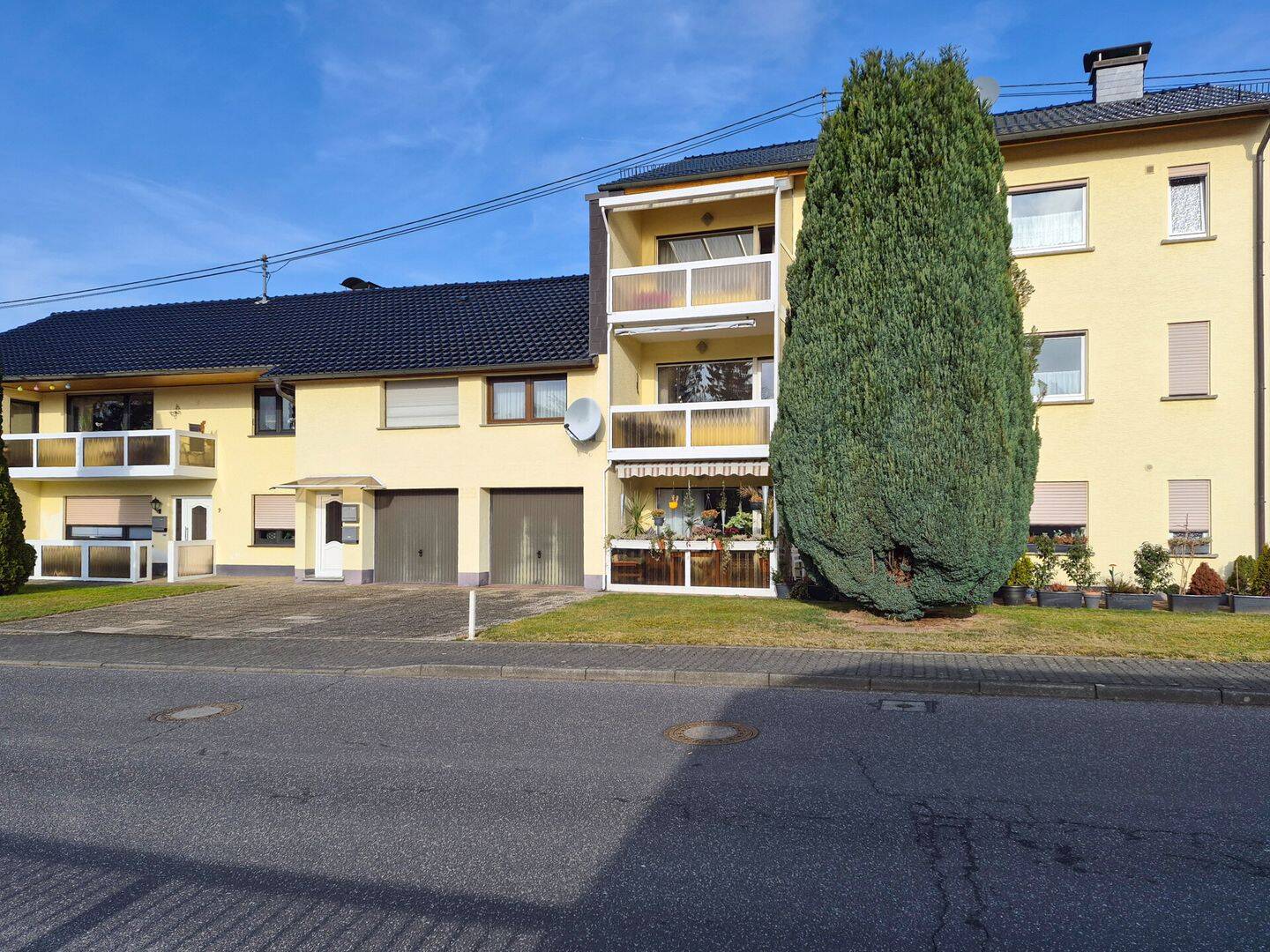 Immobilie in Asbach - TOP-ANGEBOT - 6 Parteienhaus mit 6 Garagen in zentraler, ruhiger Lage von Asbach zu verkaufen !! - Bild 4