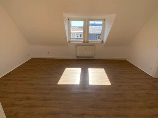 Wohnung zur Miete 1.260 € 5 Zimmer 136 m² frei ab sofort Glockenhof Nürnberg 90478