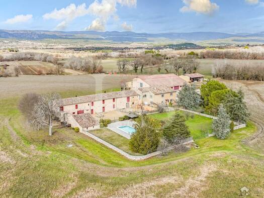 Land-/Forstwirtschaft zum Kauf 2.127.000 € 720.000 m² Grundstück Roussillon 84220