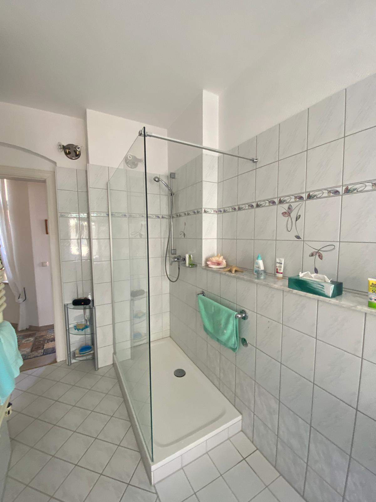 Wohnung zum Kauf als Kapitalanlage geeignet 130.000 € 4 Zimmer 109 m²<br/>Wohnfläche Mitte - West 135 Zwickau 08056