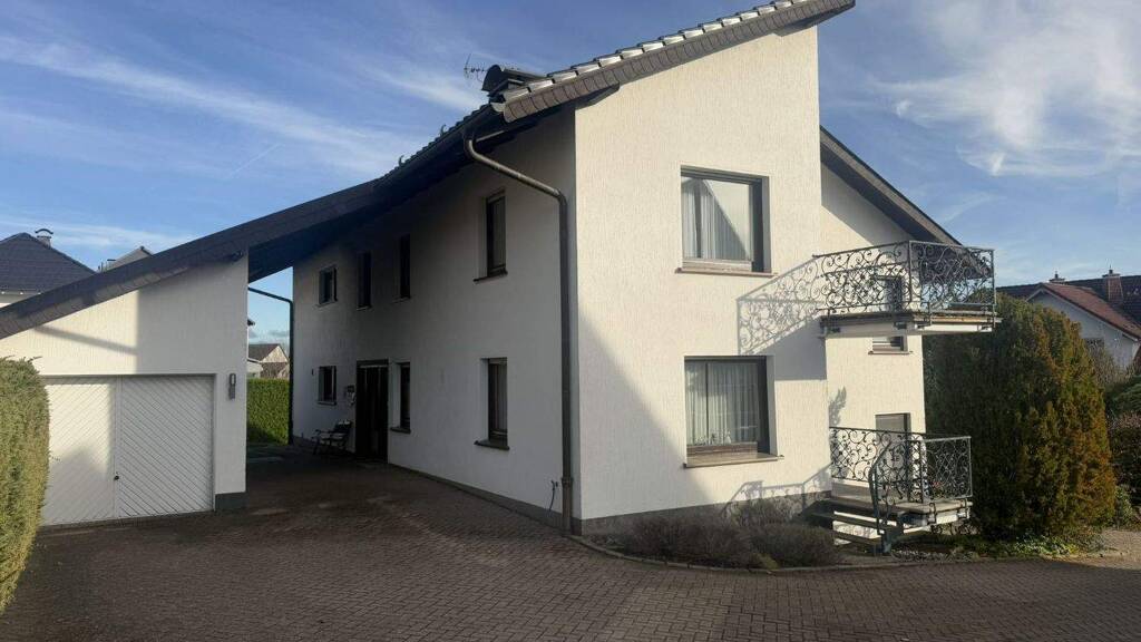 Einfamilienhaus zum Kauf 448.000 € 7 Zimmer 251 m² 858 m² Grundstück Langscheid Sundern 59846