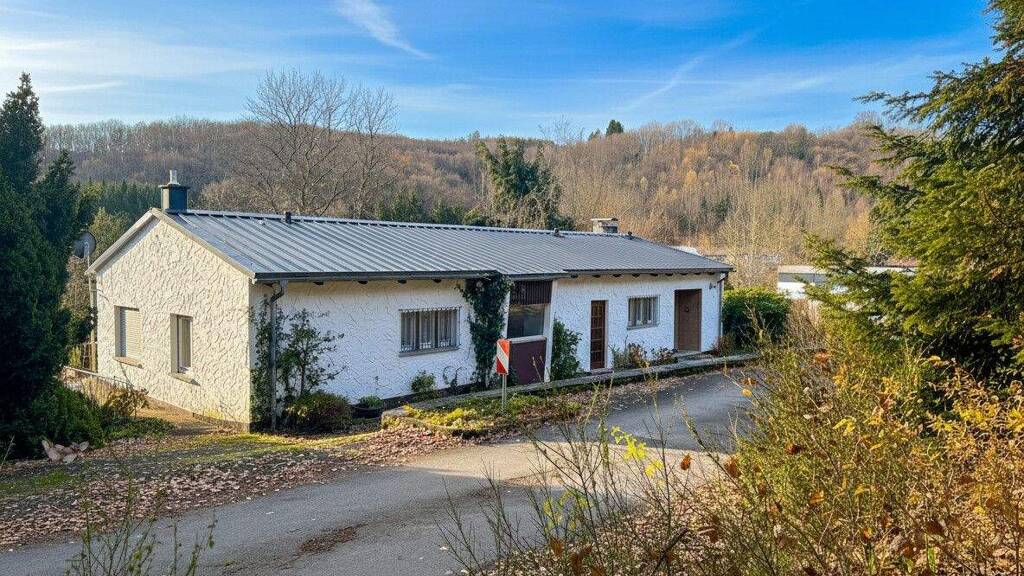 Einfamilienhaus zum Kauf 239.000 € 8 Zimmer 242 m² 5.250 m² Grundstück frei ab sofort Kirschweiler 55743