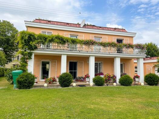 Haus zum Kauf 720.000 € 7 Zimmer 200 m² 992 m² Grundstück Braunau am Inn 5280