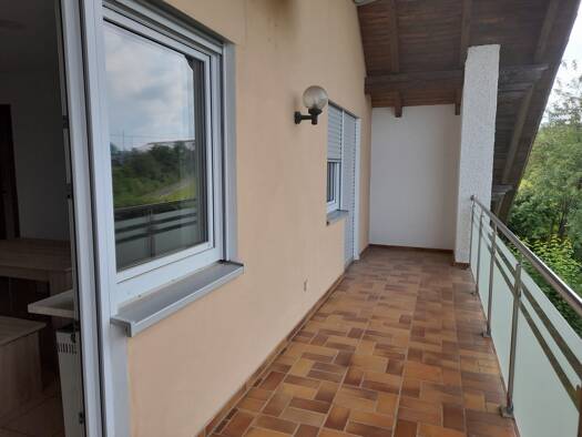 Wohnung zur Miete 850 € 3 Zimmer 77 m² 1. Geschoss frei ab sofort Brunnenweg 3 Hagenau Regenstauf 93128