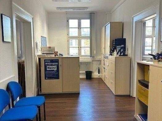Büro zur Miete provisionsfrei 2.400 € 7 Zimmer 180 m² Bürofläche Innenstadt Erlangen 91054