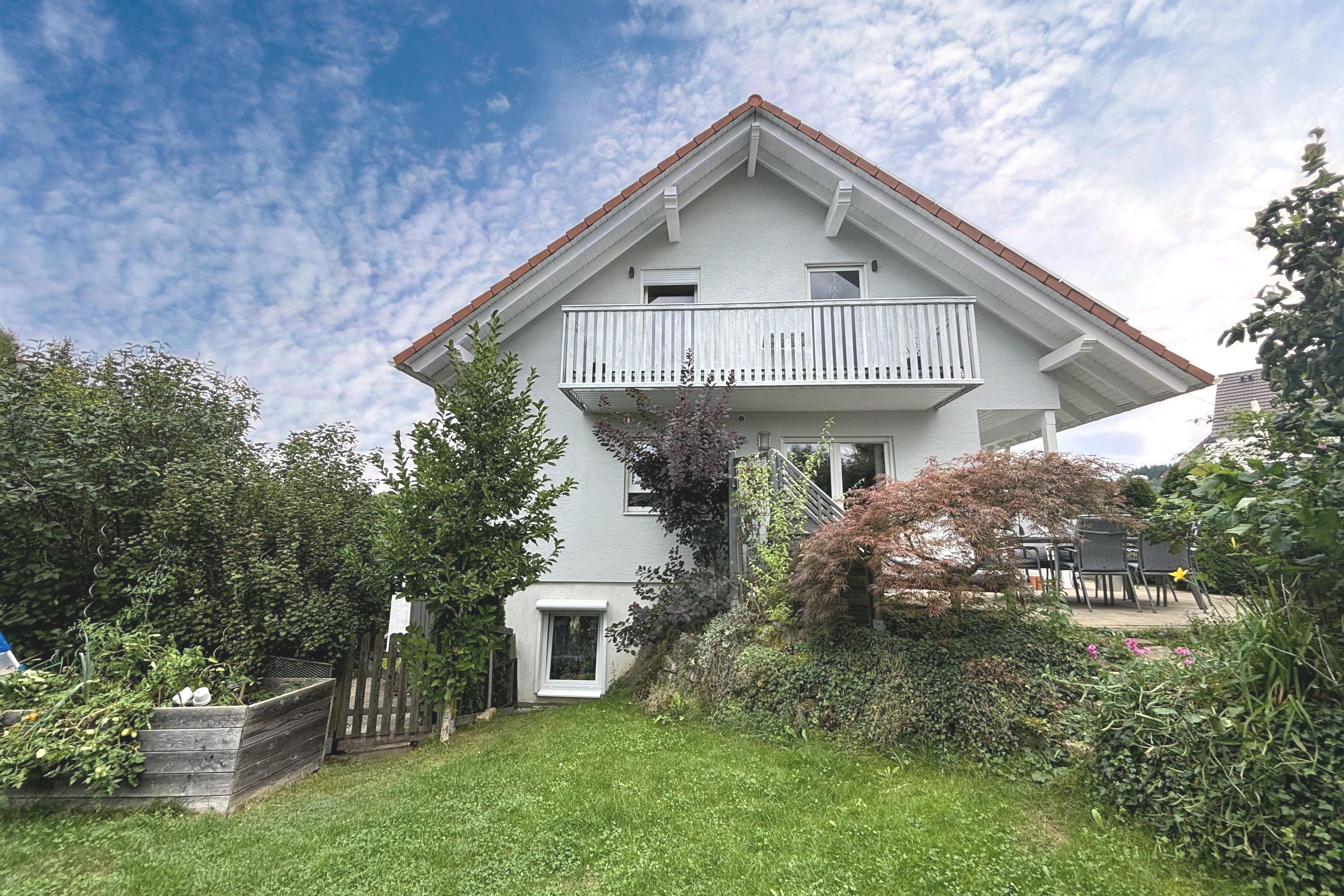 Einfamilienhaus zum Kauf 490.000 € 5 Zimmer 141 m²<br/>Wohnfläche 640 m²<br/>Grundstück 01.08.2025<br/>Verfügbarkeit Altheim Horb 72160