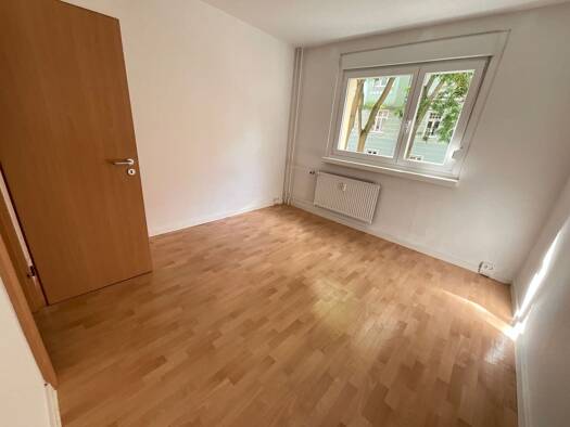 Wohnung zur Miete 476 € 2 Zimmer 57,7 m² 1. Geschoss Harz 49 Innenstadt Halle 06108