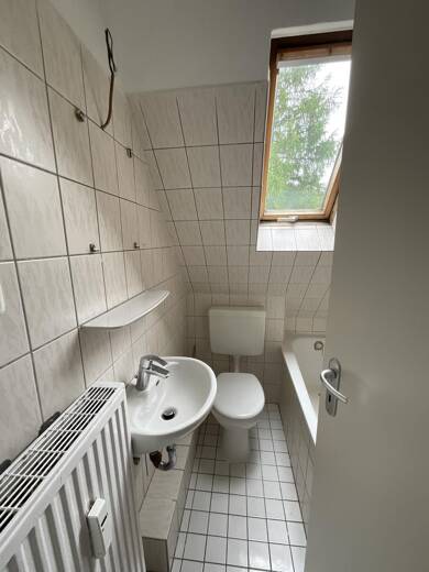Wohnung zur Miete 319 € 2 Zimmer 39,1 m² Dachgeschoss, 2. Geschoss Wiesenstraße 7 Herscheid Herscheid 58849
